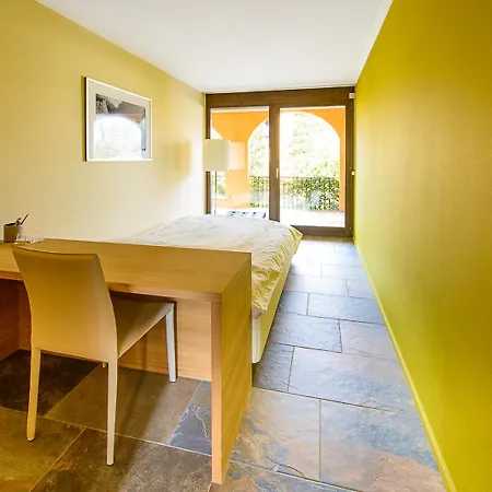 Apartamento Giardino By Interhome *