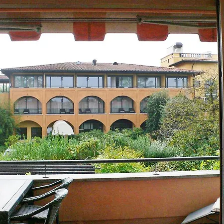 Apartamento Giardino By Interhome