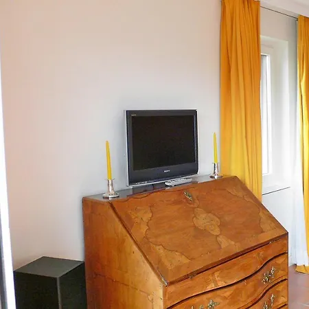 Apartamento Giardino By Interhome