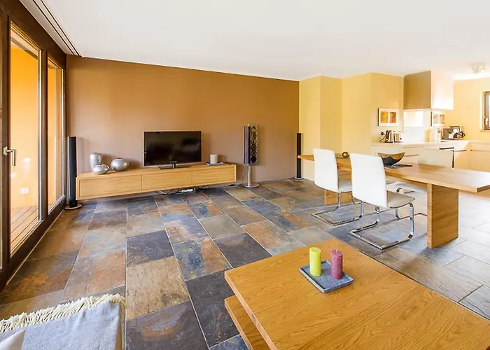 Apartamento Giardino By Interhome