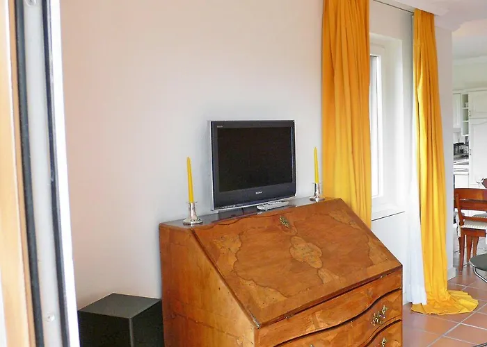 Apartamento Giardino By Interhome